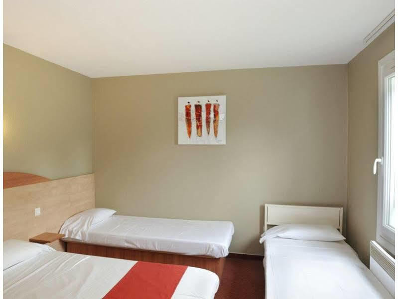 Kyriad Direct Orleans - La Chapelle St Mesmin Екстер'єр фото