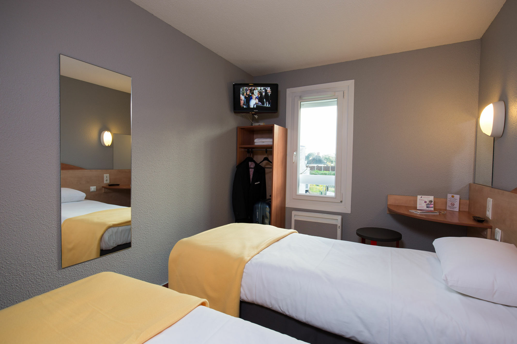 Kyriad Direct Orleans - La Chapelle St Mesmin Екстер'єр фото