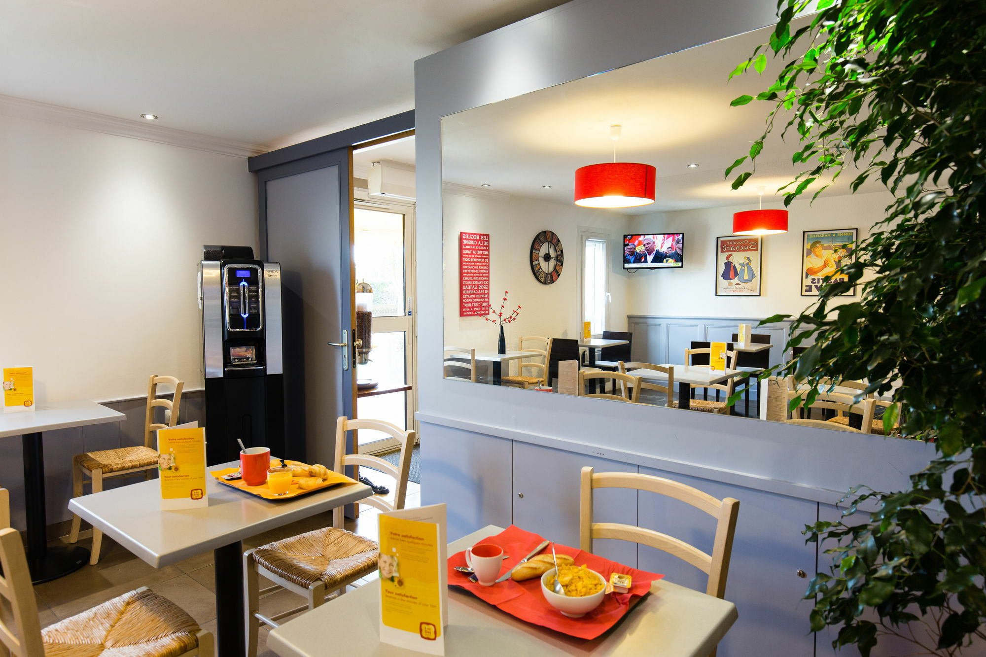 Kyriad Direct Orleans - La Chapelle St Mesmin Екстер'єр фото